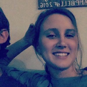 Meet your Posher, Claire